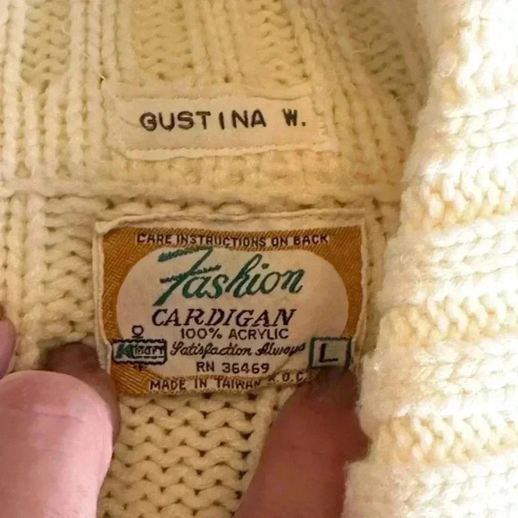 Vintage 1960’s Cream Acrylic Sweater Cardigan with Shawl Collar - Picture 3 of 6